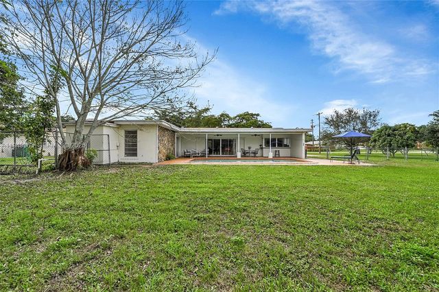 980 Renmar Dr, Plantation, FL 33317