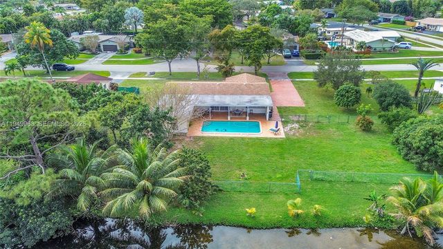 980 Renmar Dr, Plantation, FL 33317