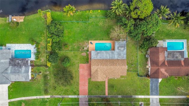 980 Renmar Dr, Plantation, FL 33317