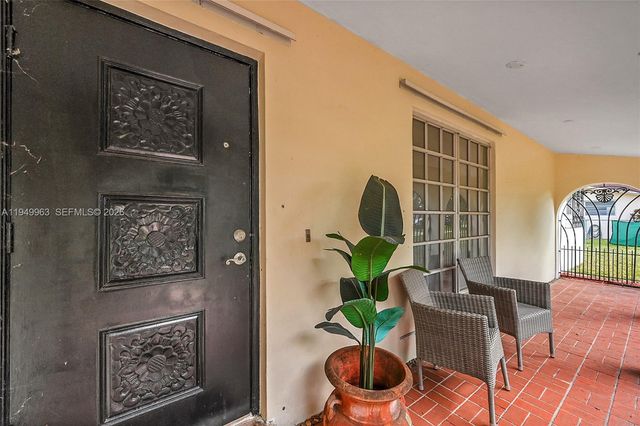 980 Renmar Dr, Plantation, FL 33317