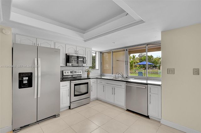 980 Renmar Dr, Plantation, FL 33317