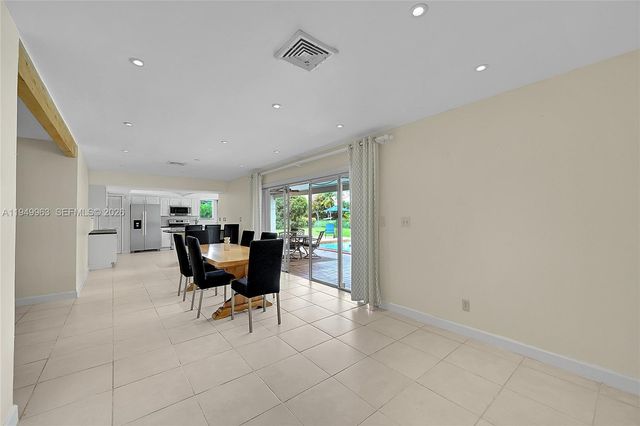 980 Renmar Dr, Plantation, FL 33317