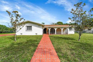 980 Renmar Dr, Plantation, FL 33317