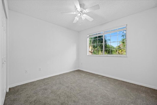 200 N Crestwood Court N 211, Royal Palm Beach, FL 33411