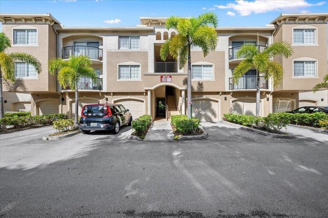 200 N Crestwood Court N 211, Royal Palm Beach, FL 33411