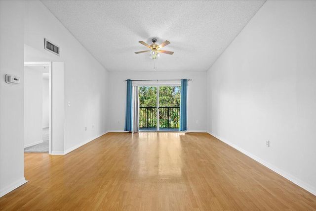 200 N Crestwood Court N 211, Royal Palm Beach, FL 33411