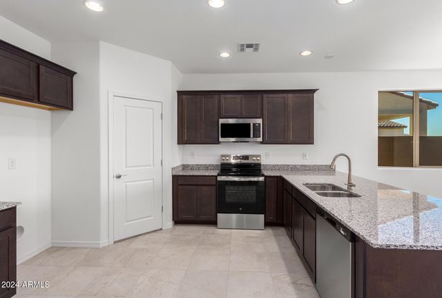 8917 W ORANGE Drive, Glendale, AZ 85305