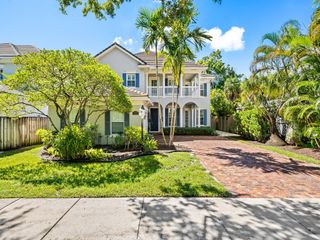 810 SE 5th Ct, Fort Lauderdale, FL 33301