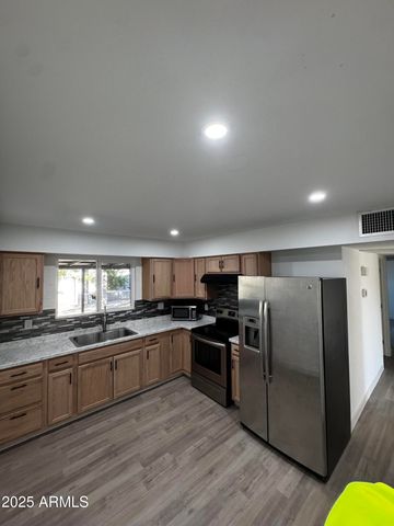 128 W Winston Drive, Phoenix, AZ 85041