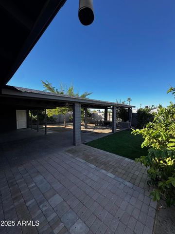 128 W Winston Drive, Phoenix, AZ 85041