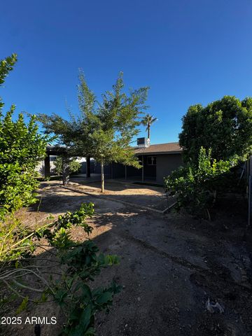 128 W Winston Drive, Phoenix, AZ 85041