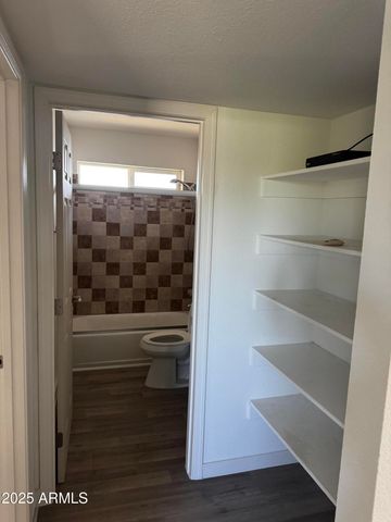 128 W Winston Drive, Phoenix, AZ 85041