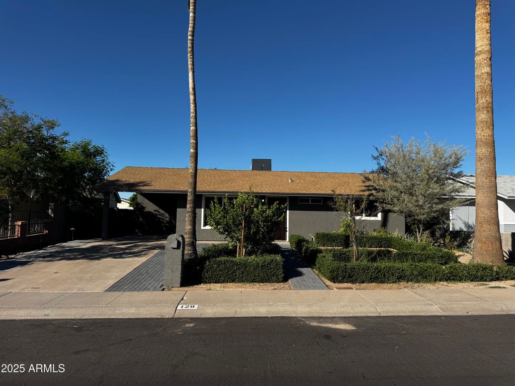 128 W Winston Drive, Phoenix, AZ 85041
