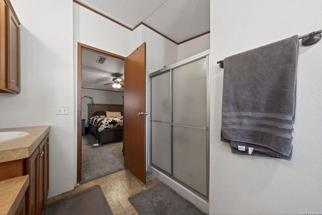 225 Quail Run, Lytle, TX 78052