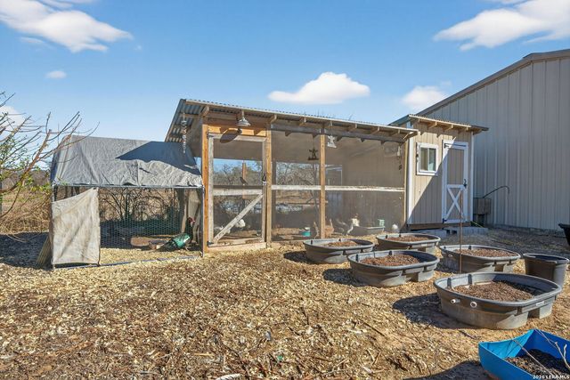 225 Quail Run, Lytle, TX 78052