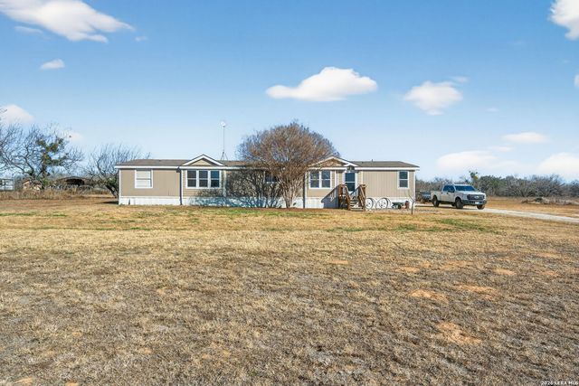 225 Quail Run, Lytle, TX 78052