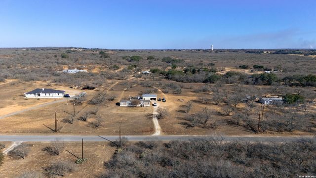 225 Quail Run, Lytle, TX 78052