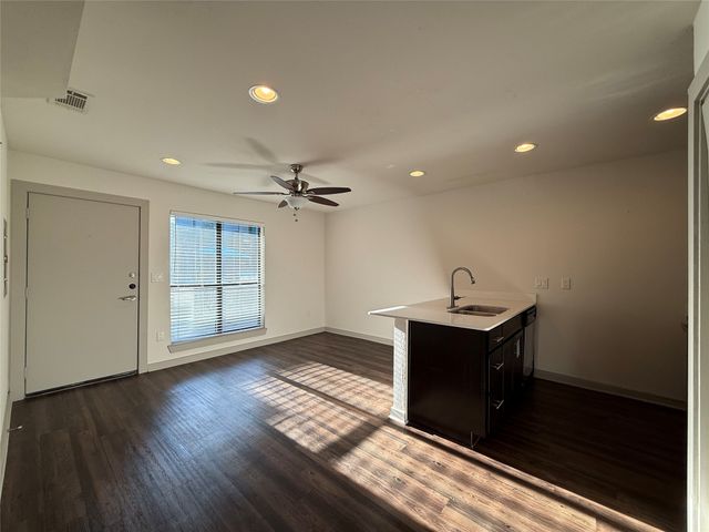 2106 Bennett Avenue 106, Dallas, TX 75206