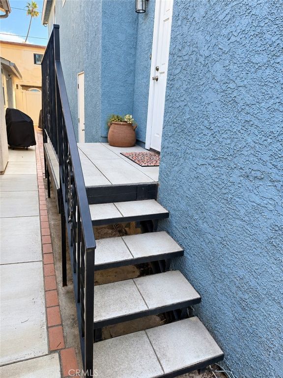 228 5th St, #2, Seal Beach, CA 90740 — photo 2