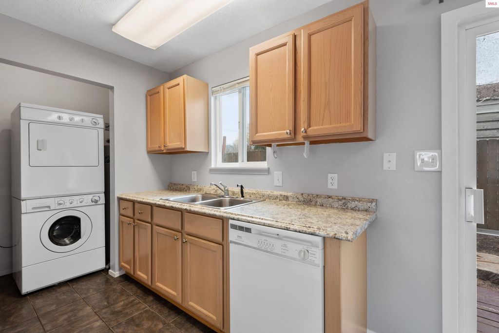 301 W 2nd Ave # 6, Kootenai, ID 83840 photo 24