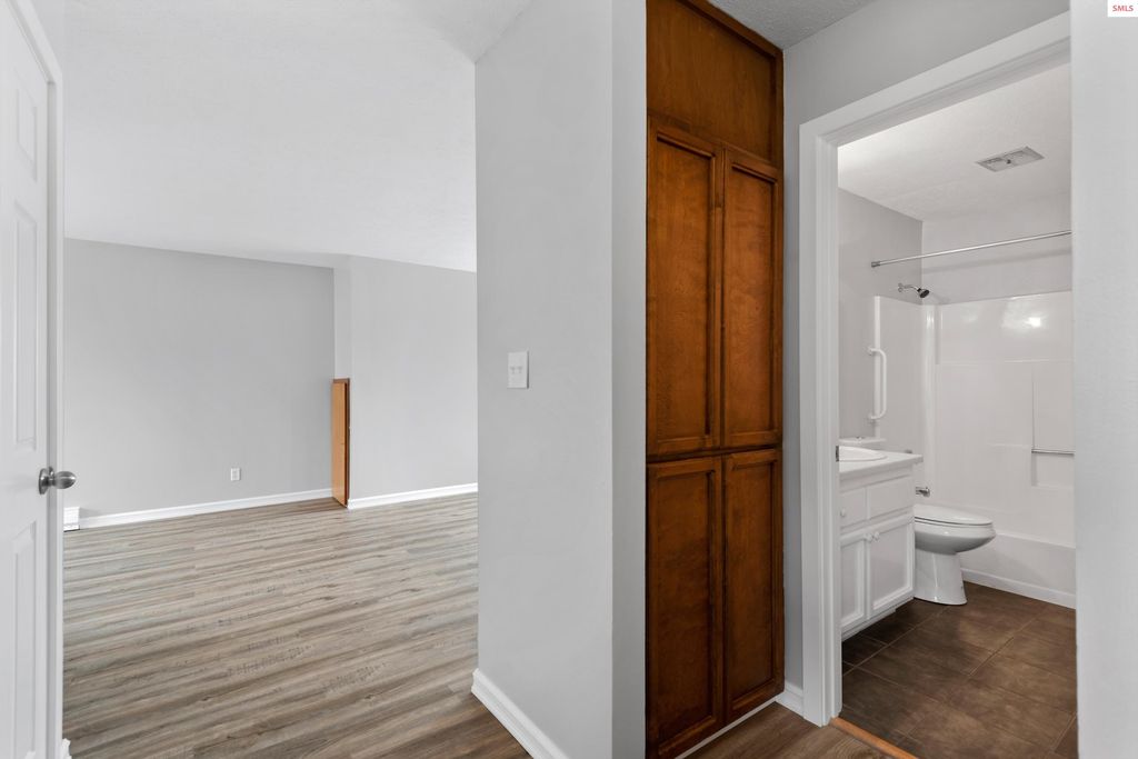 301 W 2nd Ave # 6, Kootenai, ID 83840 photo 25