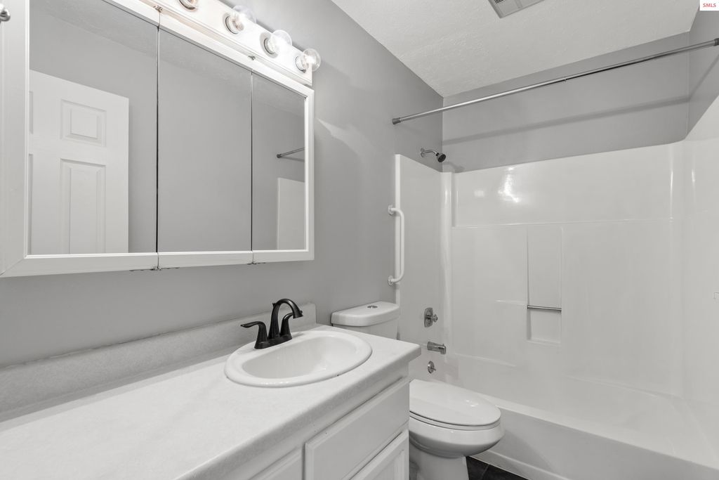 301 W 2nd Ave # 6, Kootenai, ID 83840 photo 26