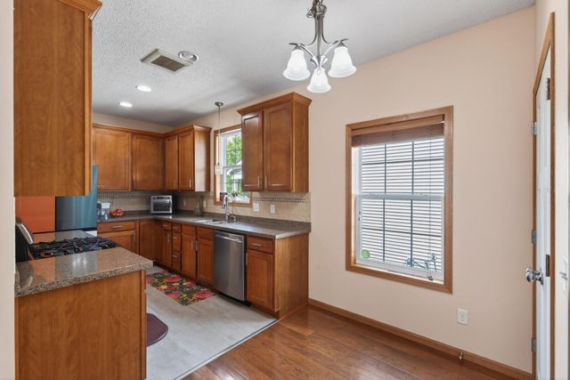10013 Iris Lane, Eden Prairie, MN 55347