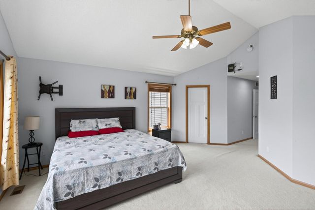 10013 Iris Lane, Eden Prairie, MN 55347