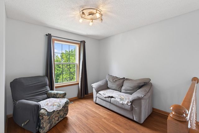 10013 Iris Lane, Eden Prairie, MN 55347