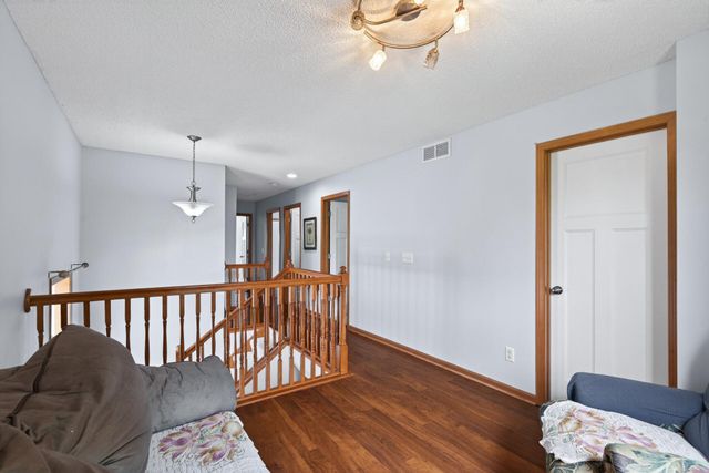 10013 Iris Lane, Eden Prairie, MN 55347