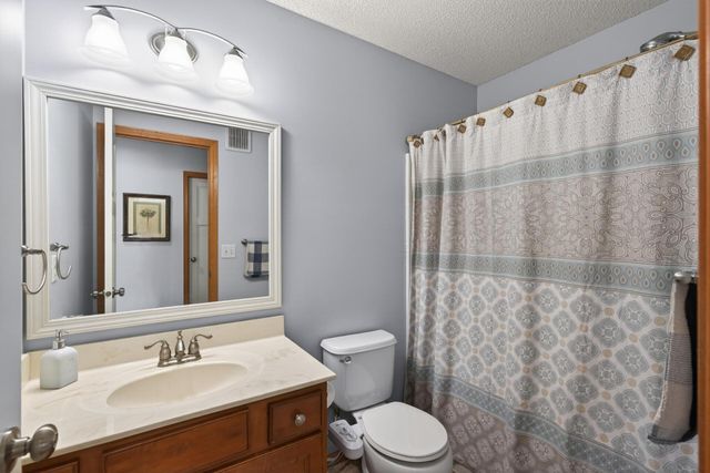 10013 Iris Lane, Eden Prairie, MN 55347