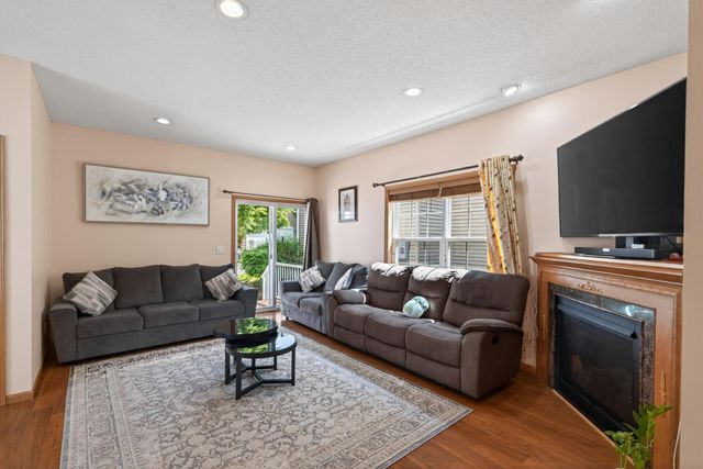 10013 Iris Lane, Eden Prairie, MN 55347