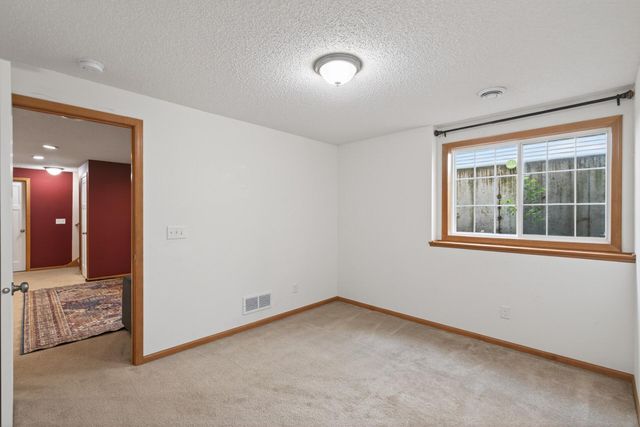 10013 Iris Lane, Eden Prairie, MN 55347