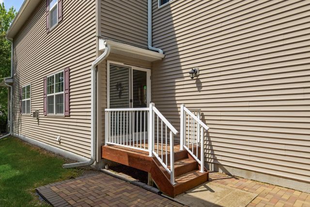 10013 Iris Lane, Eden Prairie, MN 55347