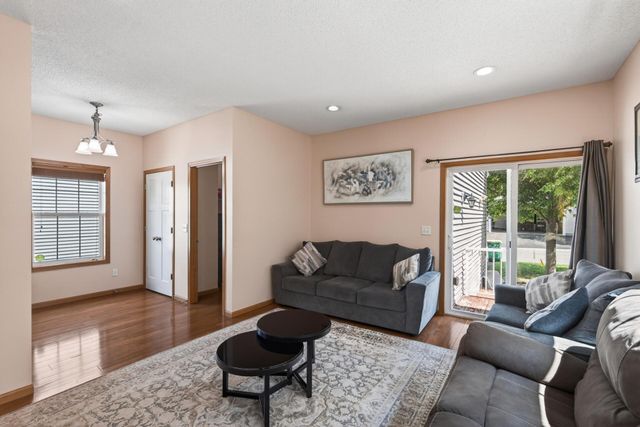 10013 Iris Lane, Eden Prairie, MN 55347
