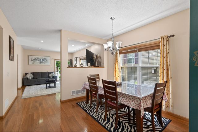 10013 Iris Lane, Eden Prairie, MN 55347