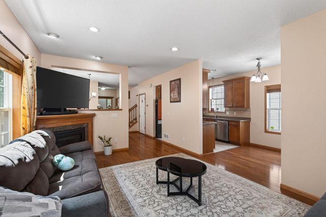 10013 Iris Lane, Eden Prairie, MN 55347