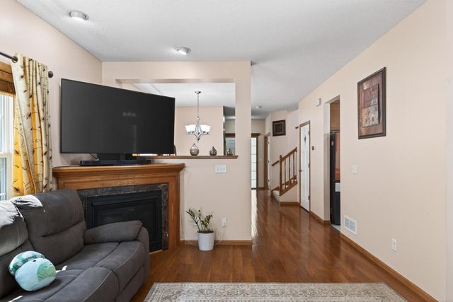 10013 Iris Lane, Eden Prairie, MN 55347
