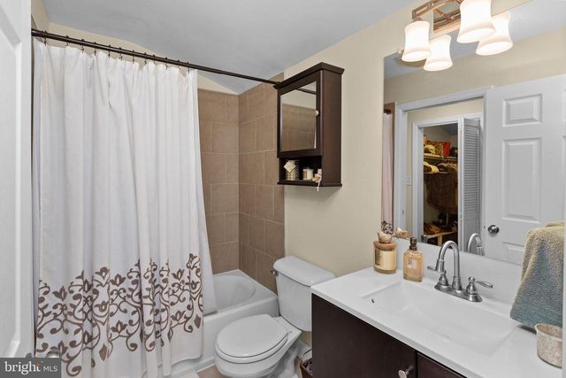 25 ELMORE AVE, Hamilton, NJ 08619