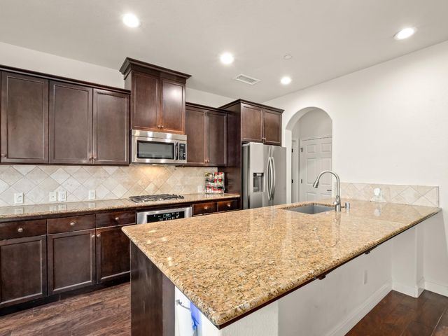 11319 N Via Napoli Drive, Fresno, CA 93730