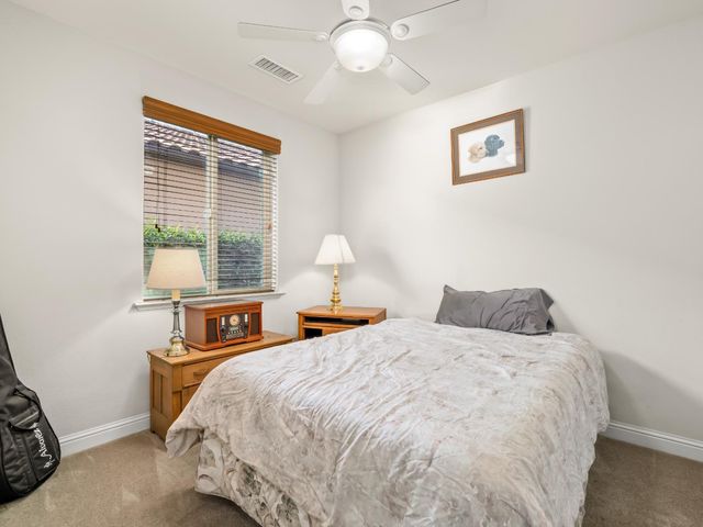 11319 N Via Napoli Drive, Fresno, CA 93730