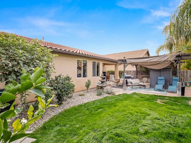 11319 N Via Napoli Drive, Fresno, CA 93730