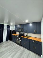 2461 NW 14th St 2, Fort Lauderdale, FL 33311