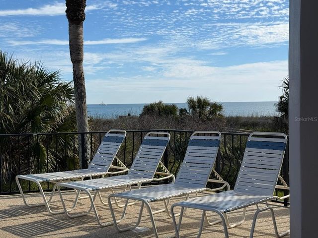 200 Surfview Ln, Palm Coast, FL 32137