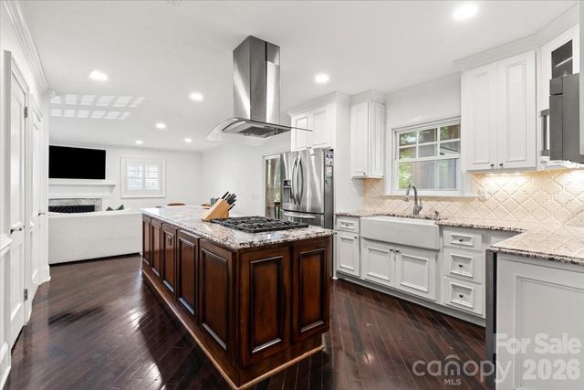 3000 Forest Park Drive, Charlotte, NC 28209