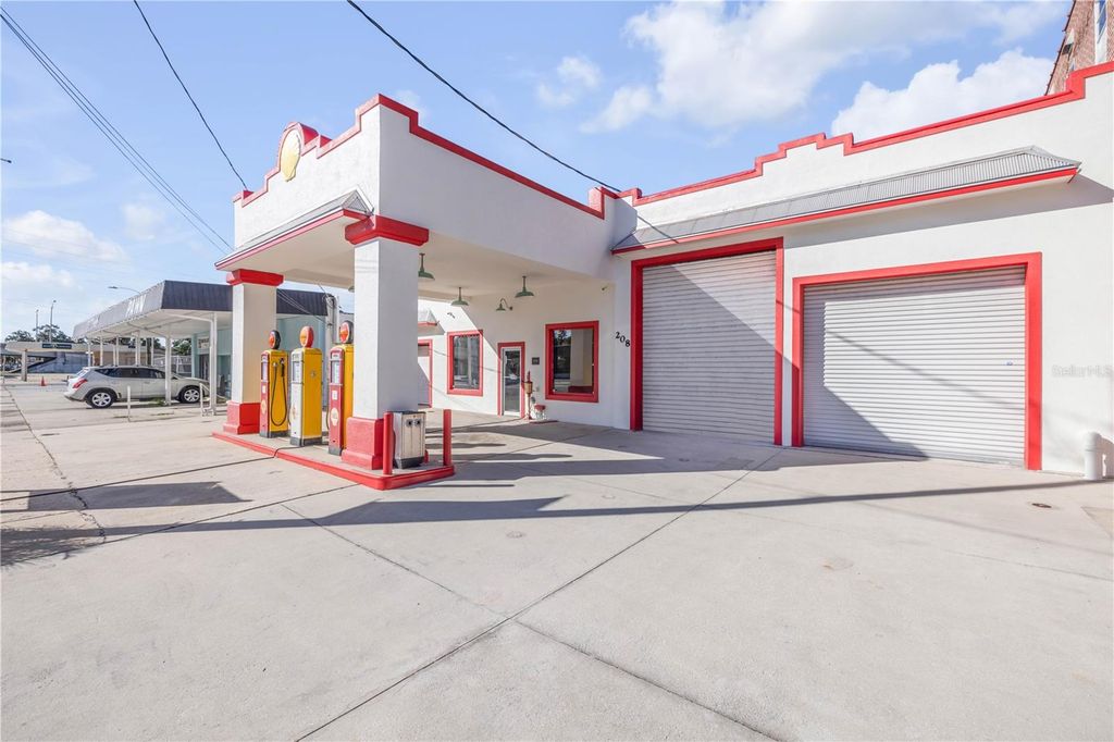 Image 1 of property listing at 208 MAGNOLIA ST, New Smyrna Beach, FL 32168