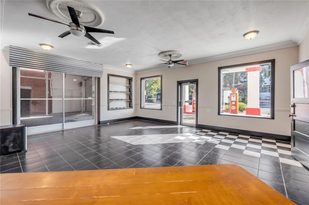 Image 11 of property listing at 208 MAGNOLIA ST, New Smyrna Beach, FL 32168