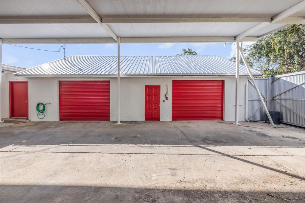 Image 32 of property listing at 208 MAGNOLIA ST, New Smyrna Beach, FL 32168