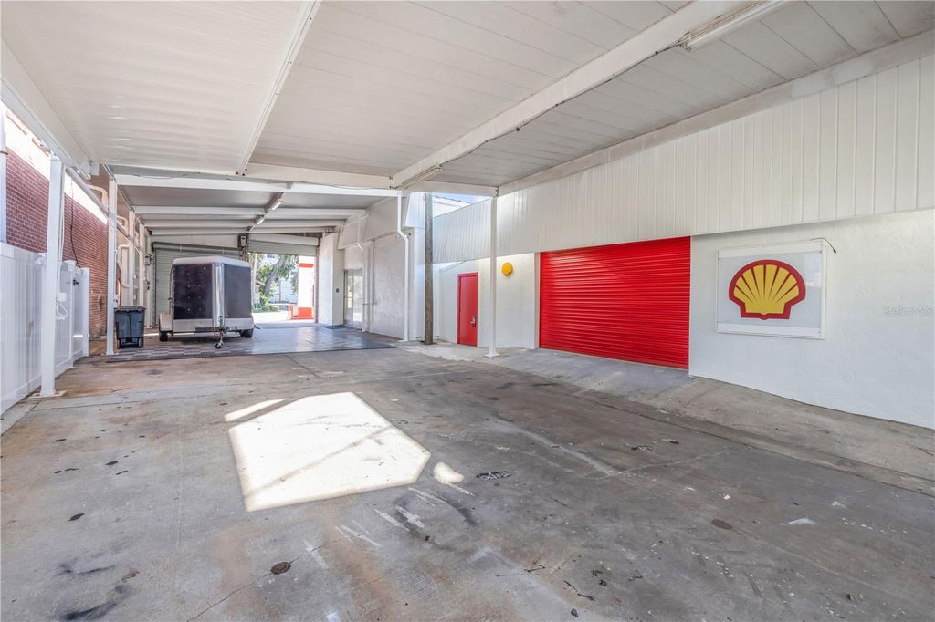 Image 34 of property listing at 208 MAGNOLIA ST, New Smyrna Beach, FL 32168