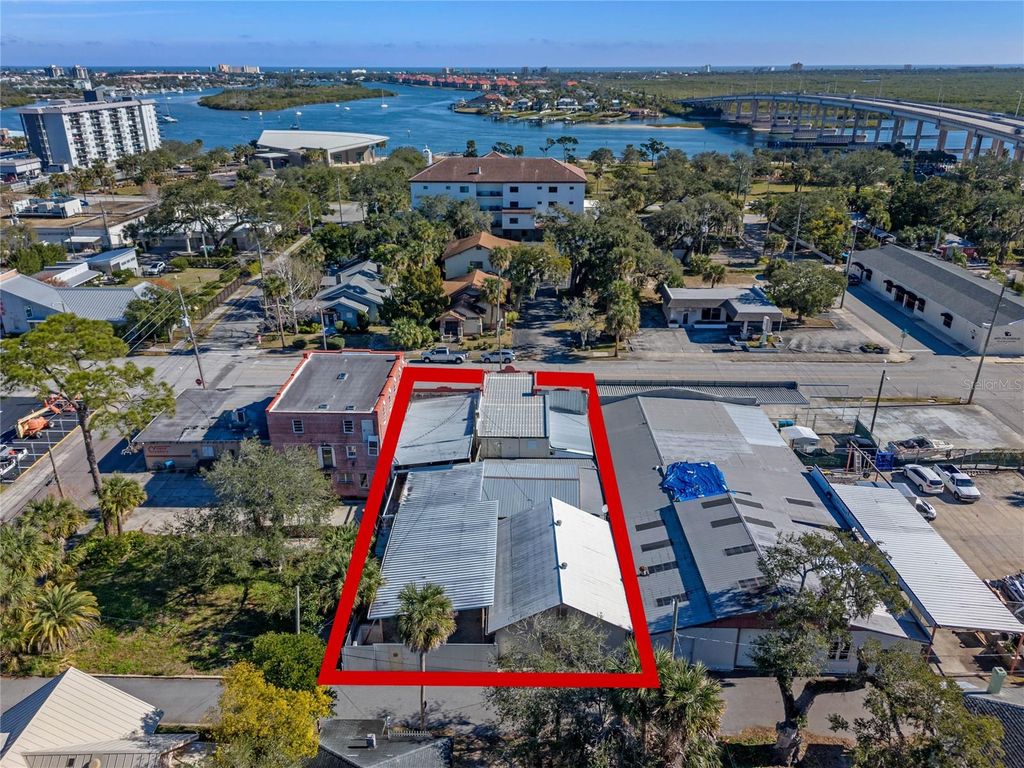 Image 39 of property listing at 208 MAGNOLIA ST, New Smyrna Beach, FL 32168